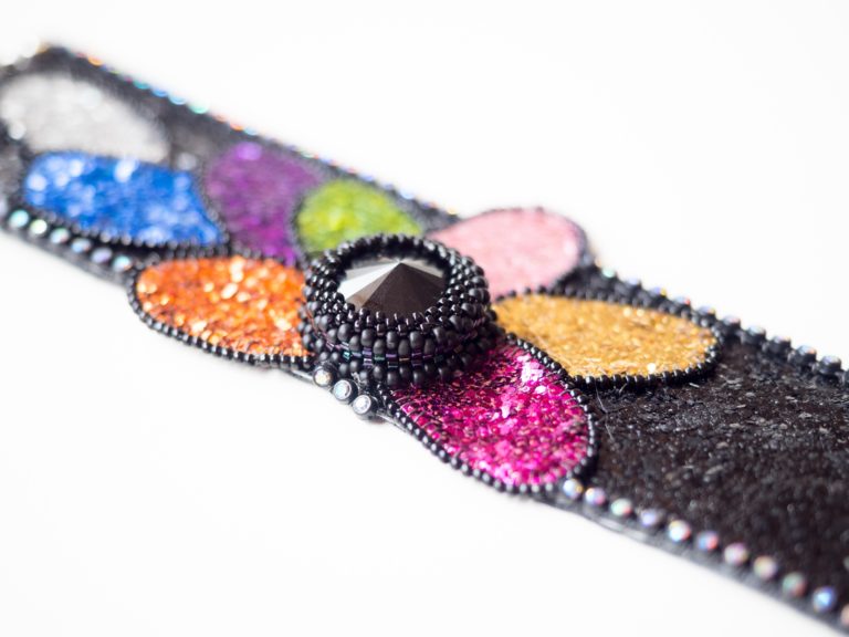 Broderat armband